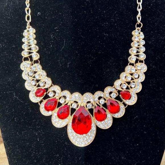 Gold Necklace with Crystals - Ruby Red - Picture 2 of 8